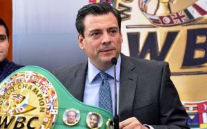 Маурісіо Сулейман більше поза політикою! Президент WBC пояснив рішення санкціонувати бій Бівол - Бетербієв