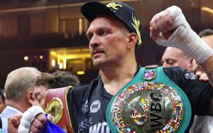 Промоутер Ф'юрі прокоментував можливе позбавлення Усика титулу IBF