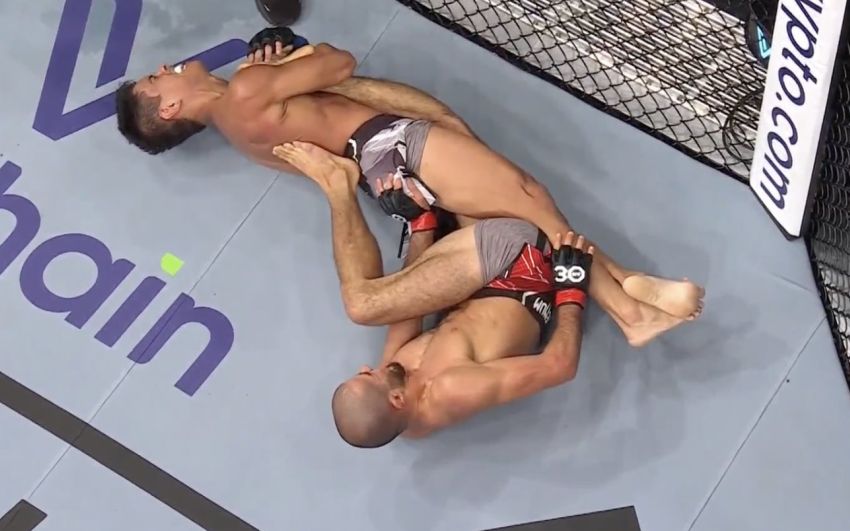 Мухаммад Мокаєв засабмітив Жафела Фільо в третьому раунді на UFC 286