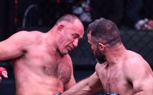 Володимир Хрюнов прокоментував нищівну поразку Олійника від Томпсона: "Це технічний результат, не більше того"