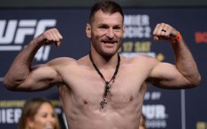 Чемпіон АСА не вважає Міочіча найбільшим важковаговиком: "Язик не повернеться так називати його"