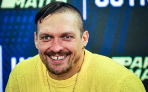 "По ходу, застигло г*вно, і тебе вже пре місяць": Редкач їдко висміяв Усика