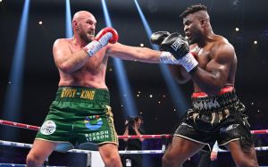 Ісраель Адесанья звернувся до Нганну після поєдинку проти Ф'юрі: "Ти змусив світ здригнутися"