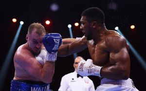 "Ми побачили старого Ей Джея": Глава Matchroom відреагував на перемогу Джошуа над Валліном