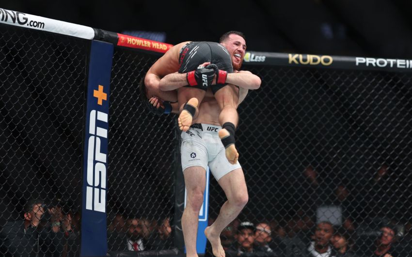 Мераб Двалішвілі впевнено відправив на пенсію Генрі Сехудо на UFC 298