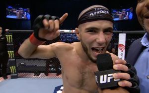 Тренер Махачева прокоментував звільнення Мокаєва з UFC