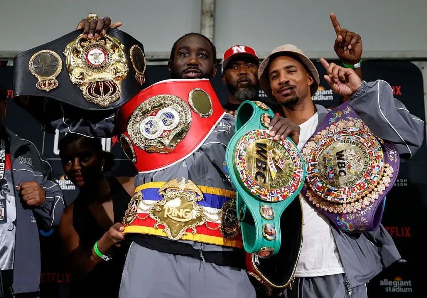 WBC позбавив Кроуфорда свого титулу і призначив бій за вакантний пояс