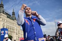 Микола Валуєв пояснив, чому WBO та IBF зняли санкції з російських боксерів: "Тут немає ніякої політики"