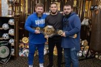 Іслам Махачев привіз Кадирову чемпіонський пояс UFC