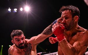 Майк Перрі зупинив Люка Рокхолда в другому раунді на BKFC 41
