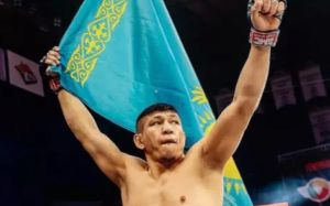 Казахстанський боєць ММА не згоден із суддівським рішенням у бою Стерлінга з Сехудо