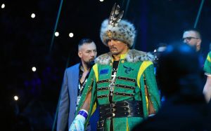 Олександр Усик прокоментував перемогу в номінації "Боєць року" від The Ring