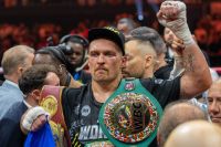 Олександр Усик відвідає бій Дюбуа - Джошуа