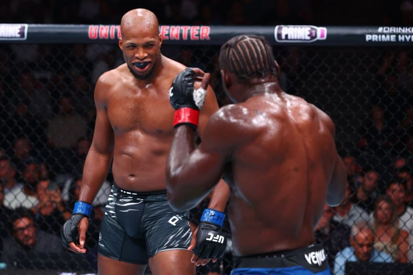 Відео бою Джаред Канноньє - Майкл Пейдж UFC 319