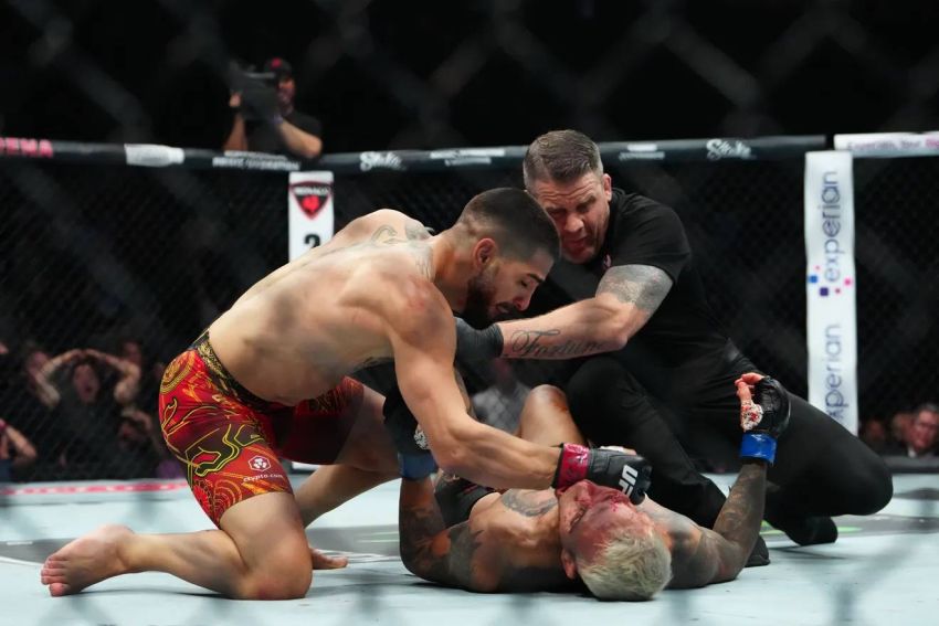 Відео бою Ілія Топурія - Чарльз Олівейра UFC 317