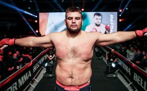 Немков спілкується із Сідельниковим після його відходу з команди Ємельяненка