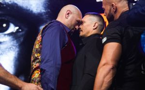 Олександр Усик розповів, чи поважає він Тайсона Ф'юрі