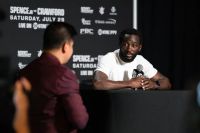 Генеральний директор Mayweather Promotions пояснив, чому Кроуфорду не варто розраховувати на бій із Цзю