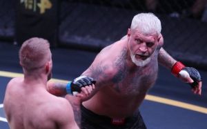 Ємельяненко не згоден із поразкою від Коваленка: "Не очікував, що судді віддадуть йому перемогу"