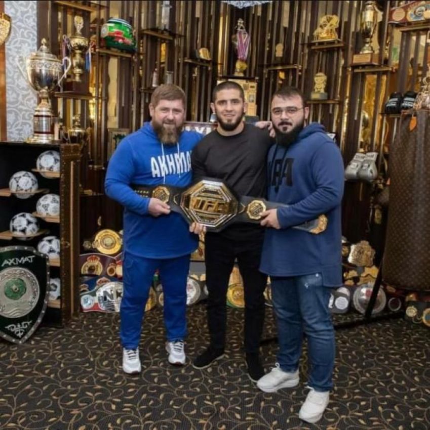 Іслам Махачев привіз Кадирову чемпіонський пояс UFC