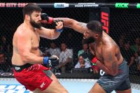 Відео бою Кертіс Блейдс - Рівзан Кунієв UFC on ABC 8