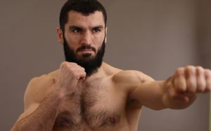 З ким поб'ється Бетербієв, якщо переможе Сміта? Знає Арум