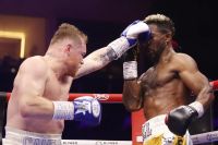 Сауль Альварес переміг Вільяма Скулла і став абсолютним чемпіоном світу