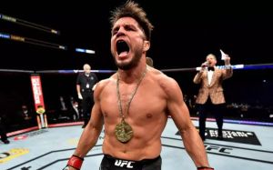 Генрі Сехудо просить бій із Петром Яном: "Не знаю яка позиція UFC"