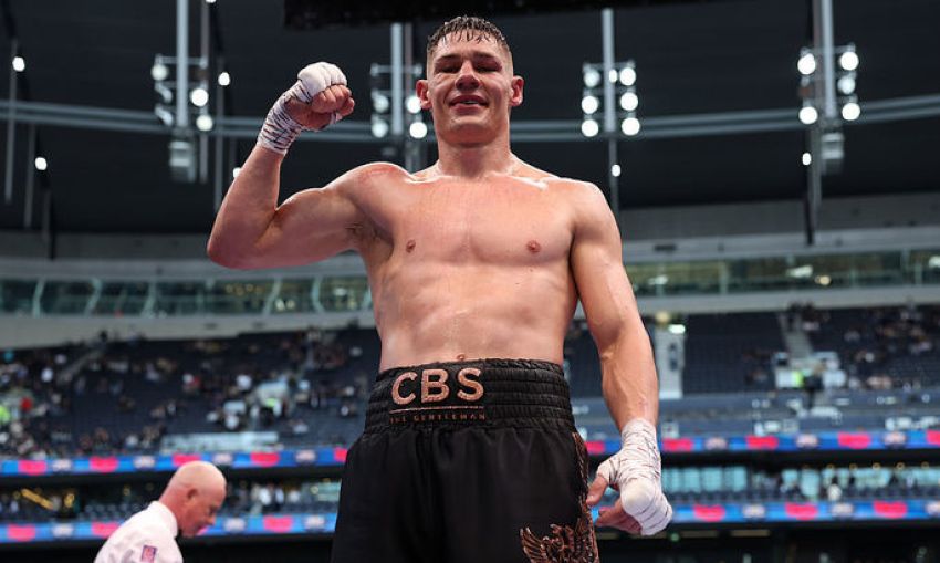 Кріс Біллам-Сміт підписав контракт із Zuffa Boxing