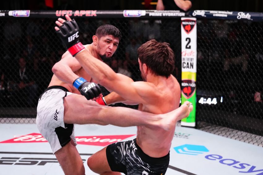 Відео бою Нурсултон Рузібоєв - Дастін Штольцфус UFC Fight Night 256