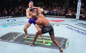 Єн Мачадо Геррі переміг Майкла Пейджа на UFC 303