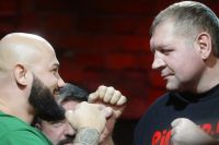 Олександр Ємельяненко кинув зухвалий виклик Джигану: "Виходь, я тобі потиличників надаю"