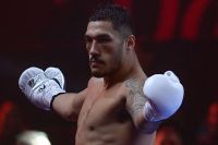Дана Вайт погрожує IBF позовом після позбавлення Опетайї титулу