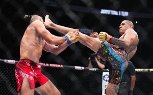 Алекс Перейра вирубав Їржі Прохазку в реванші на UFC 303