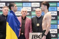 Артем Далакян втратив титул чемпіона світу в бою з Сеїго Акуї