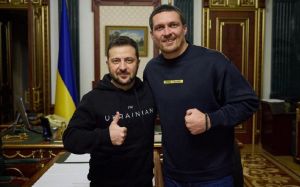 Олександр Усик захопився Зеленським: "Він красень. Якби він утік - все, нічого б не було"