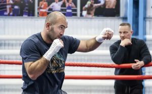 Тренер Гассієва висловився щодо майбутнього поєдинку з Йокою