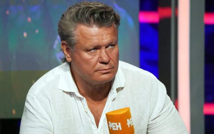 Відомий актор Денні Трехо допомагає організувати бій Тактарова з мексиканським бандитом