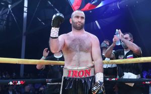 Тренер Гассієва назвав трьох боксерів, з якими Мурат міг зустрітися замість Валліна - одного з них побив Усик