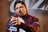 Олександр Усик відреагував на дивний прогноз Чісори на його бій із Верховеном