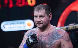 "Спілкуємося з двома промоушенами": менеджер Олександра Ємельяненка розповів про плани бійця