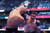 Джастіс Хуні перебив Фрейзера Кларка в безкомпромісному махачі