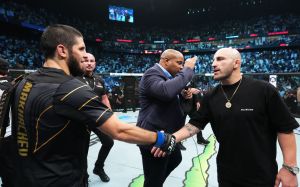 Роберт Віттакер оцінив шанси Алекса Волкановскі отримати реванш з Ісламом Махачовим