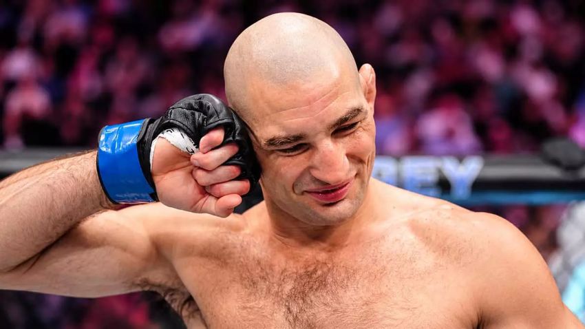 Шон Стрікленд заявив про відмову від титулу та вихід із UFC