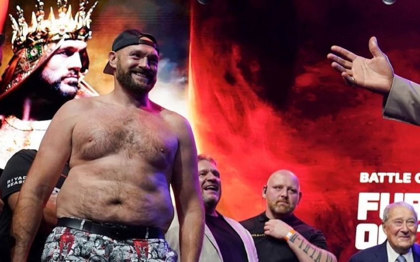 Карл Фремптон назвав двох боксерів, з якими Ф'юрі має побитися після Нганну