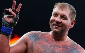 Олександр Ємельяненко обіцяє повернутися в бої: "До Нового року ви мене неодноразово побачите"