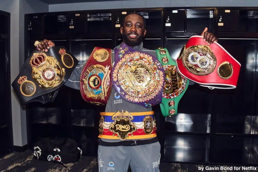 Теофімо Лопес відреагував на позбавлення Кроуфорда титулу WBC