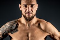 "Амосов завжди є прикладом". Потеря висловився про чемпіона Bellator