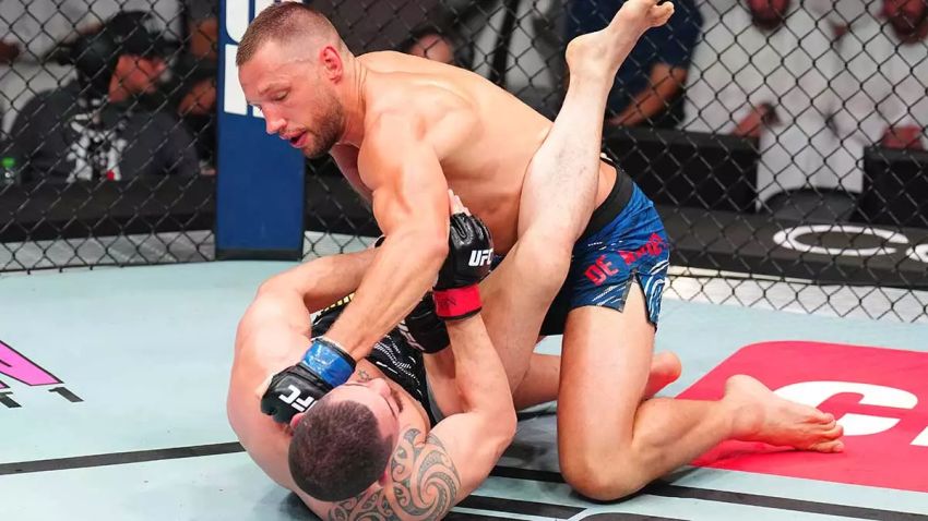 Реньє де Ріддер переміг Роберта Віттакера в головній події UFC on АВС 9