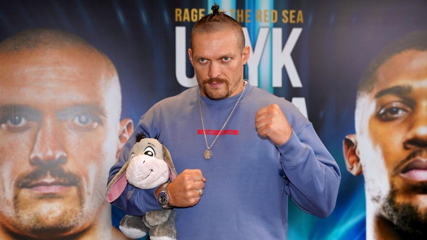 Олександр Усик: "З Ф'юрі не можна бути впевненим навіть на один відсоток, що він вийде на поєдинок"